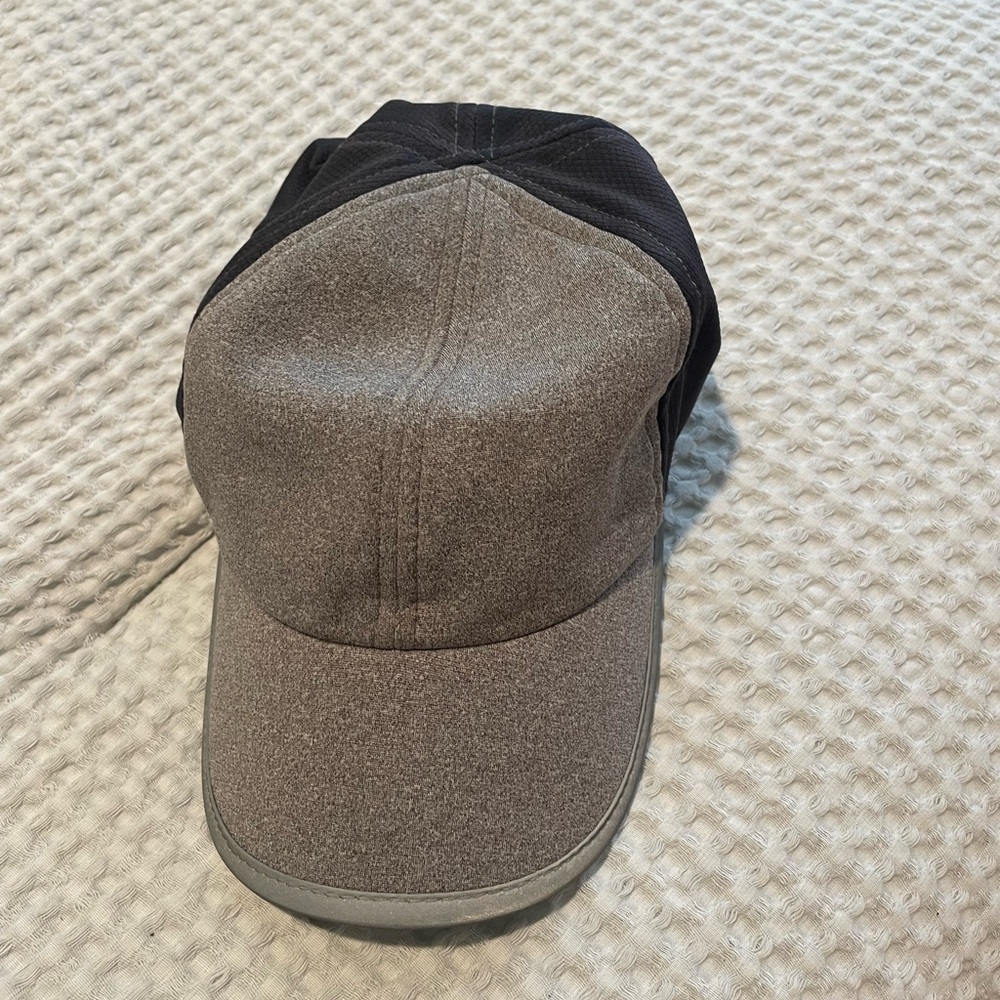 Athletic hat